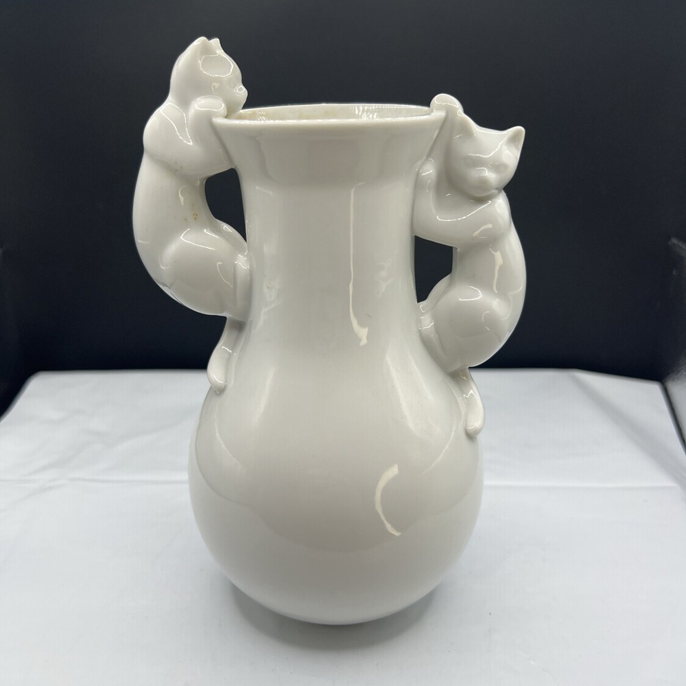 Vintage Takahashi San Francisco Porcelain Cat Pitcher White Vase Two Cats Japan